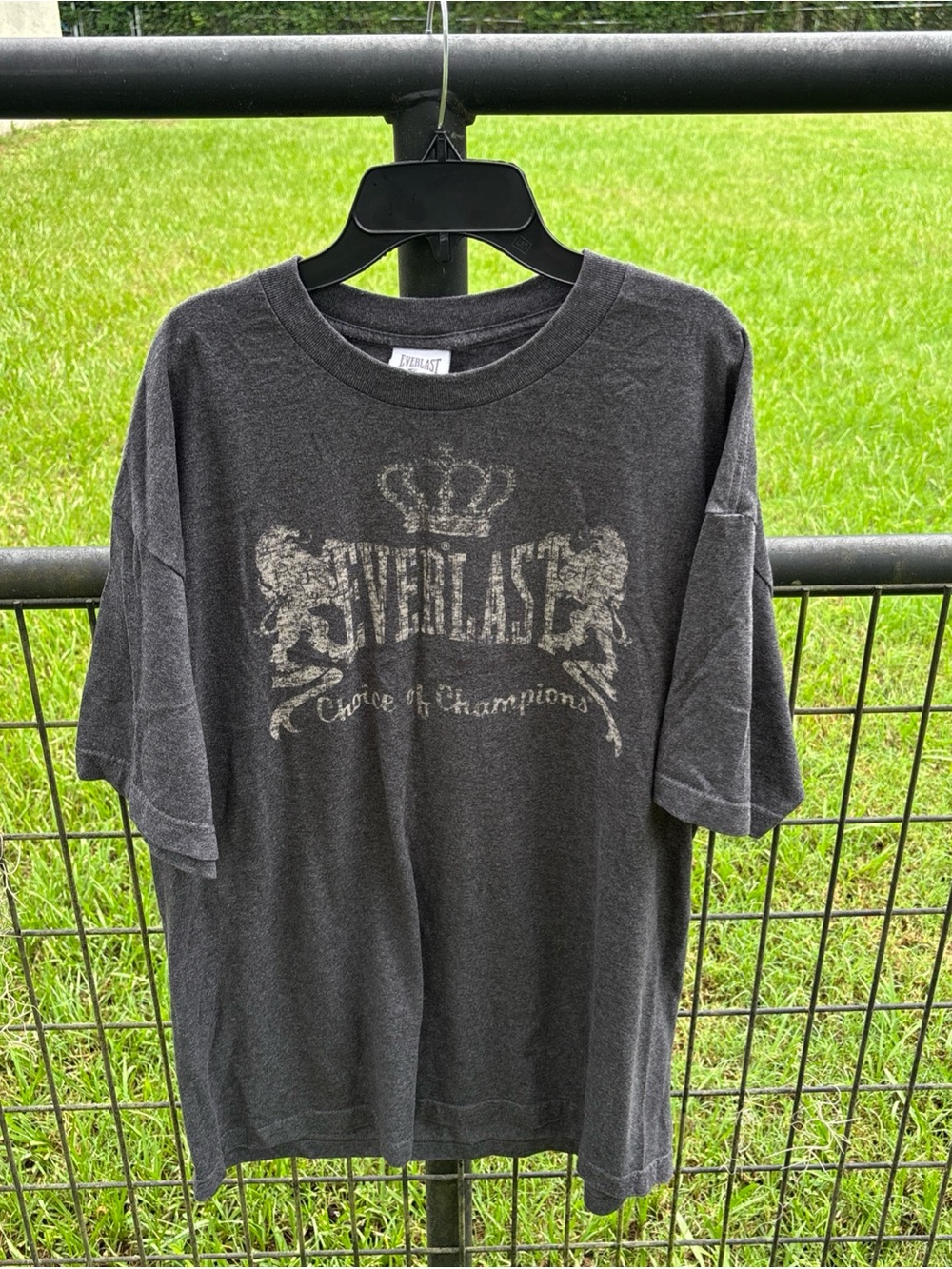 Everlast Dark Gray Short-Sleeve Graphic Tee with Crown Crest